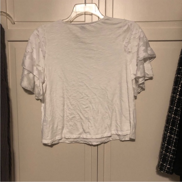 White tshirt with pretty lacy sleeves - Picture 2 of 4